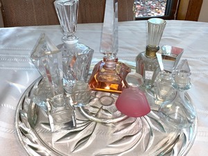 lot 16 image: 9 Perfume Bottles