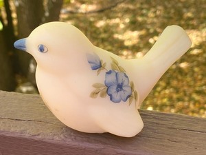 lot 22 image: Fenton Satin Glass Hand Painted Bird Figurine