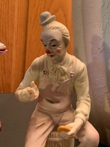 lot 24 image: Ceramic Clown Figurines