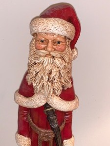 lot 82 image: Jim Shore Santa Figurine