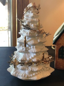 lot 96 image: Ceramic Christmas Decor