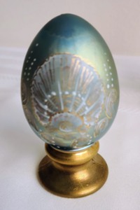 lot 32 image: Two Small Painted Fenton Eggs