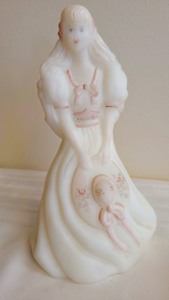lot 136 image: Two Fenton Figurines