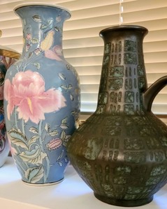 lot 168 image: Asian Inspired Vases