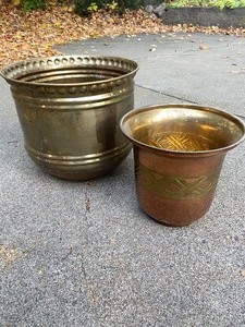 lot 112 image: 2 Copper Metal Planters