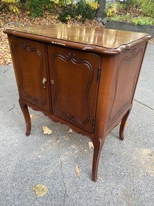 lot 115 image: Small Vintage Wood Cabinet Table