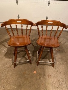 lot 119 image: Set of Wood Swiveling Barstools