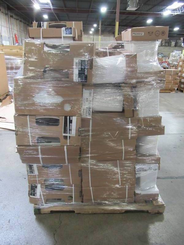 lot 101 image: WHOLESALE MIXED PALLET OF TOILET TANKS