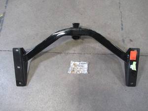 lot 49 image: Curt Class 3 Trailer Hitch 13146