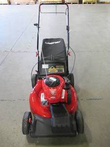 lot 8 image: Troy-bilt 21 in. 140 cc 550e Series Briggs & Stratton Gas Walk Behind Self Propelled Lawn Mower w 2-in-1 TriAction Cutting System TB200