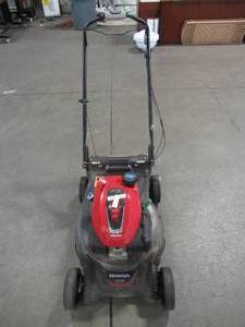 lot 10 image: Honda 21 in. 3-in-1 Variable Speed Gas Walk Behind Self Propelled Lawn Mower HRN216VKA