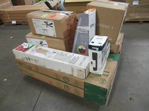 lot 230 image: WHOLESALE MIXED PALLET OF MISCELLANEOUS OUTDOOR FURNITURE, LIGHTING AND MORE