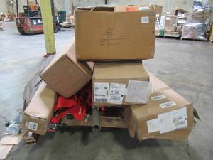 lot 121 image: WHOLESALE MIXED PALLET OF PATIO UMBRELLA SETS, CHAIRS AND HOUSEWARES