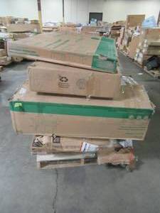 lot 425 image: WHOLESALE MIXED PALLET OF OUTDOOR PATIO FUNRITURE SETS