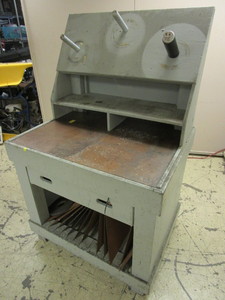 WORK STATIONBENCH W POWER SUPPLY