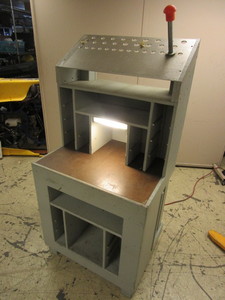WORK STATIONBENCH W OVERHEAD LIGHT
