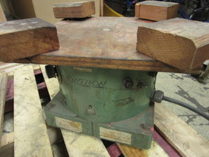 SYNTRON VIBRATORY PARTS FEEDER