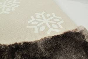 HALLMARK 9467259 23 x 18 Christmas Theme Tree Skirt BeigeWhite