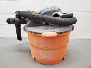 lot 027 image: Rigid 12-Gallon Shop Vac Blower Shop Vac