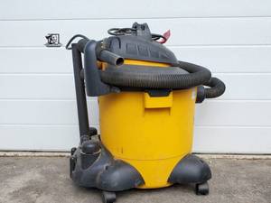 lot 035 image: Shop Vac 8gal 4.5 HP
