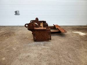 lot 039 image: The Boss Snowplow Mount