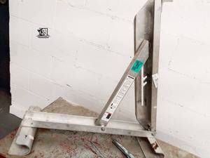 lot 216 image: Ladder Jack