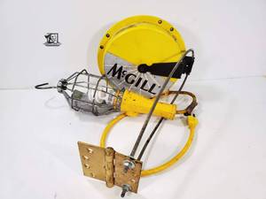 lot 276 image: McGill Cord Reel Model 8858 wWoodWire portable hand lamp