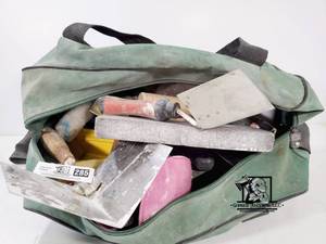 lot 285 image: Painters Kit