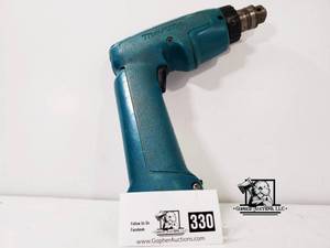lot 330 image: Milwaukee Hi-Tourque Power tool w Makita power tool w Staple tool