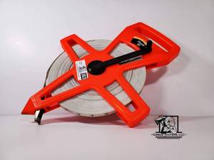 lot 363 image: Plumb 300 measuring tape