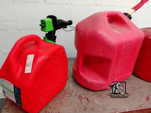lot 202 image: 3 Assorted Gasoline Canisters