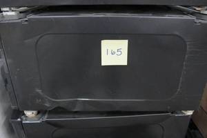 lot 165 image: Samsung 14.2 in. Fingerprint-Resistant Black Stainless Laundry Pedestal with Storage Drawer (Minor Dents & Scratches)