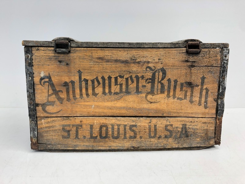 Anheuser-Busch Vintage Beer Crate - Large