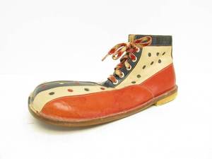 lot 18 image: Vintage Childs Size Clown Shoe