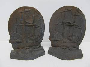lot 27 image: Pair of Vintage Cast Iron Ship Bookends