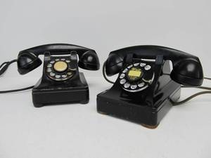 lot 29 image: Vintage Western Electric & Northern Electric Rotary Telephones
