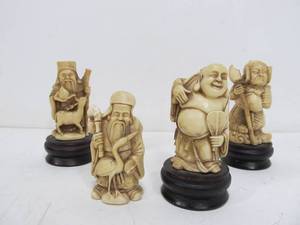 lot 66 image: Group of Vintage Netsuke Style Oriental Figures