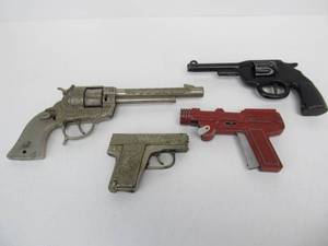 lot 111 image: 4 Vintage Toy Guns
