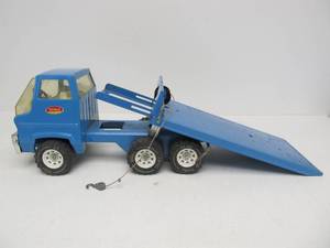 lot 144 image: Nice Vintage TONKA Blue Metal Flatbed Recovery Turbine Truck