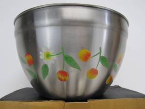 lot 148 image: Brand New Set of 3 Stainless Nesting Mixing bowls