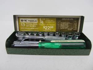 lot 92 image: Vintage S-K Socket Set wMetal Case