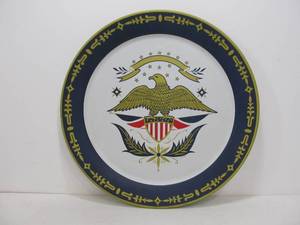 lot 140 image: LARGE Vintage Patriotic American Eagle Tin BeerServing Charger Tray