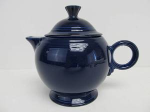 lot 219 image: Cobalt Blue FIESTA Teapot