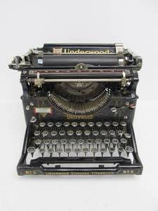 lot 225 image: Excellent Antique UNDERWOOD No. 5 Typewriter