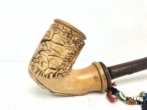 lot 2 image: Large Antique Carved Meerschaum Pipe wEagle
