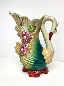 lot 6 image: LARGE Old Vintage Majolica Swan Pitcher