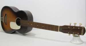 lot 252 image: Vintage 1960s Sunburst KINGSTON Acoustic Parlor Guitar