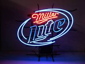 lot 253 image: Working MILLER LITE Neon Beer Sign