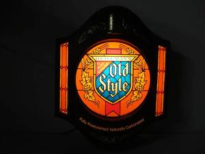 lot 256 image: Nice Working Vintage OLD STYLE Lighted Beer Sign