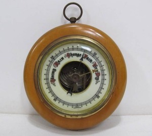 lot 269 image: Vintage West German Barometer